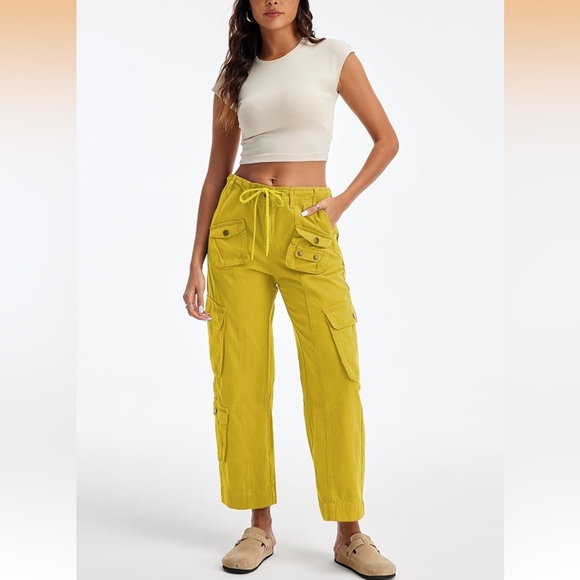 Denim - Women’s Barrel Cargo Pants